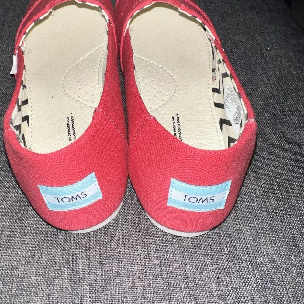 Toms Women's Red Canvas Classics Flats - Picture 3 of 5